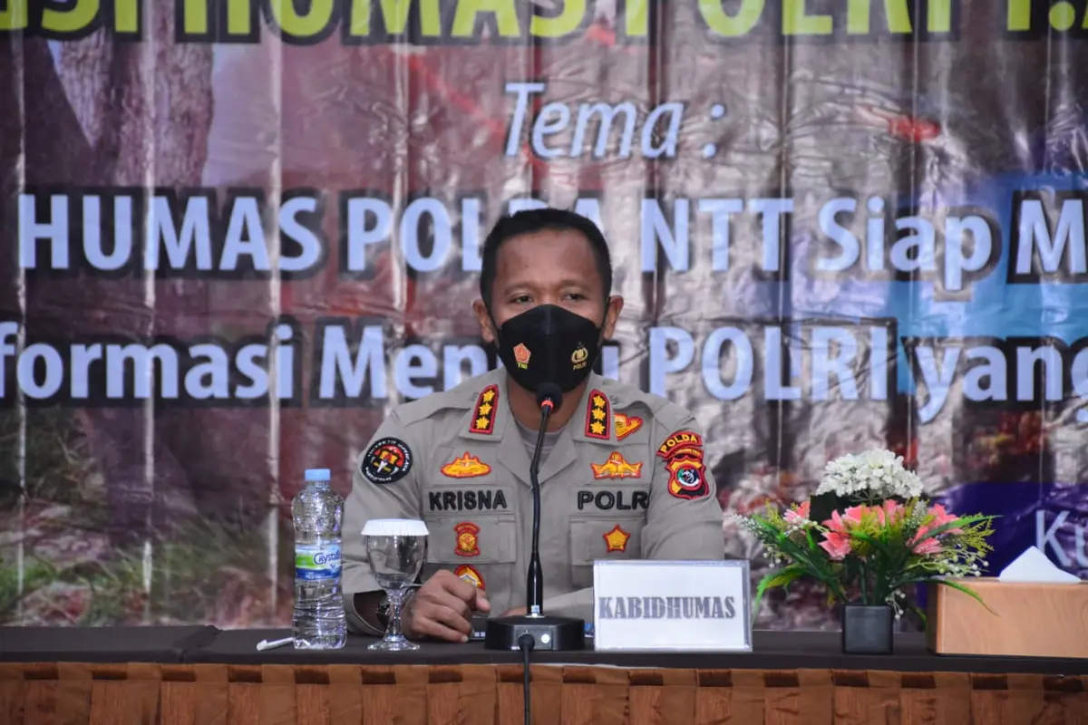 Kabid Humas Polda NTT Kombes Rishian Krisna B saat memberikan keterangan kepada awak media. (Foto Istimewah)