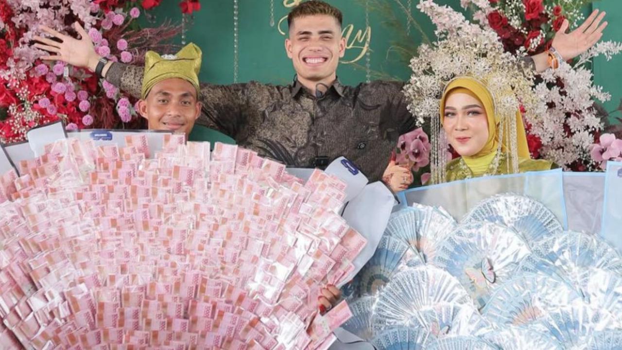 Potret Aisar Khaled Beri Hadiah Rp100 Juta Untuk Karyawannya yang Menikah, Tuai Banyak Pujian