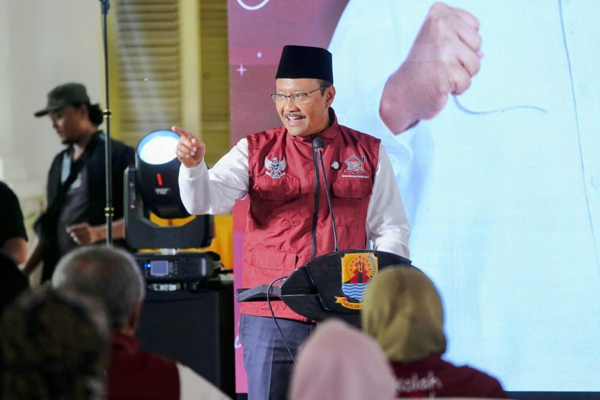 Gus Ipul dalam Acara Dialog Pilar-Pilar Sosial di Pendopo Bupati Cirebon