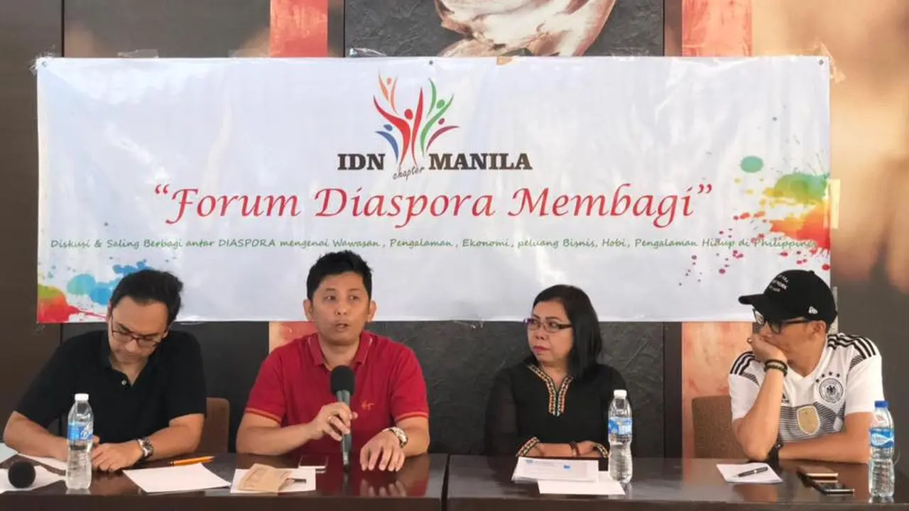Para pembicara dan moderator dalam agenda bincang diaspora di Manila, Filipina, pada Sabtu, 12 Mei 2018 (Liputan6.com/Happy Ferdian Syah Utomo)