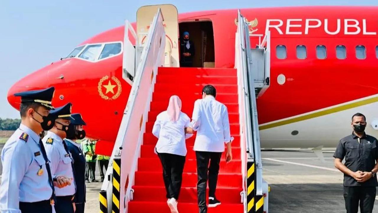 Perdana, Pesawat Kepresidenan Ditumpangi Jokowi Mendarat di Bandara IKN Siang Ini