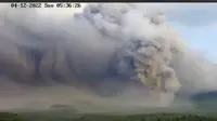 Pantauan secara visual Gunung Semeru dari CCTV POs Pantau Gunung Api Semeru (Istimewa)