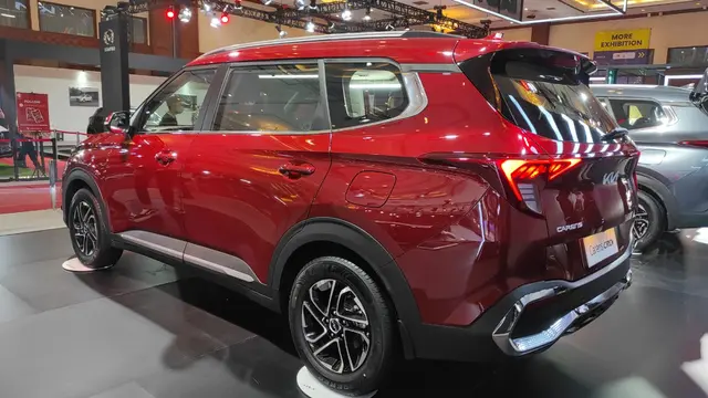 Buritan KIA Carens terlihat sporty (Arief A/Liputan6.com)