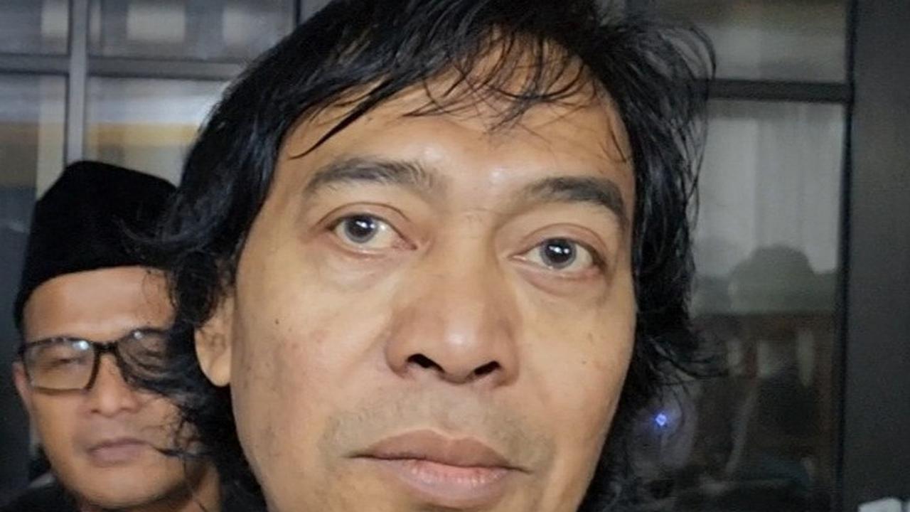 Nama Alfiansyah Bustomi atau Komeng disebut akan maju di Pilkada Kota Depok 2024. Ia digadang mendampingi Sekretaris Daerah Kota Depok, Supian Suri.