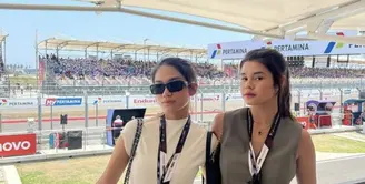 Azizah Salsha tampil menawan di Moto GP Mandalika. [Foto: Instagran/ Azizah Salsha]