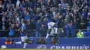 Pemain Everton Romelu Lukaku melakukan selebrasi usai mencetak gol ke gawang Liverpool  dalam lanjutan Liga Premier Inggris di Goodison Park, Minggu (04/10/2015). Liverpool dan Everton bermain imbang 1-1. (Action Images via Reuters / Lee Smith)