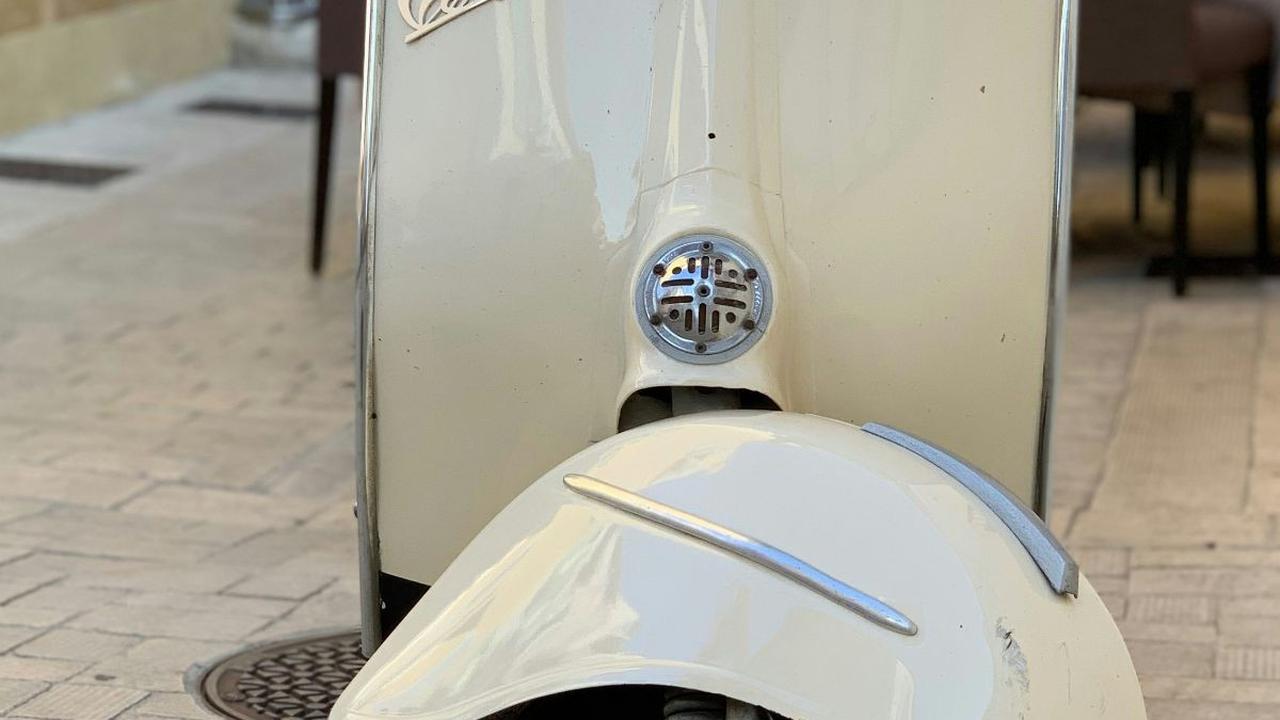 1. Skuter Motor
