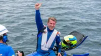 Erik Stark berhasil menjadi juara satu pada hari pertama penyelenggaraan balapan internasional F1Powerboat Danau Toba/Ist
