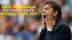 Gaya mengamuk Antonio Conte dengan menendang bola saat laga Italia vs Spanyol di babak 16 besar Piala Eropa 2016, Senin (27/6/2016).