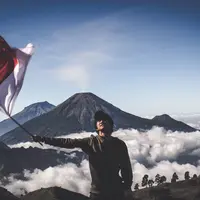 Bendera Merah Putih | pexels.com/@diohasbi
