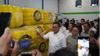 Menteri Perdagangan (Mendag) Budi Santoso. Produk tekstil impor yang diduga ilegal berupa 19.391 bal pakaian bekas dalam karung (balpres) senilai Rp 112,35 miliar diamankan Kementerian Perdagangan (Kemendag).