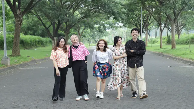 wanita november kepribadian baik