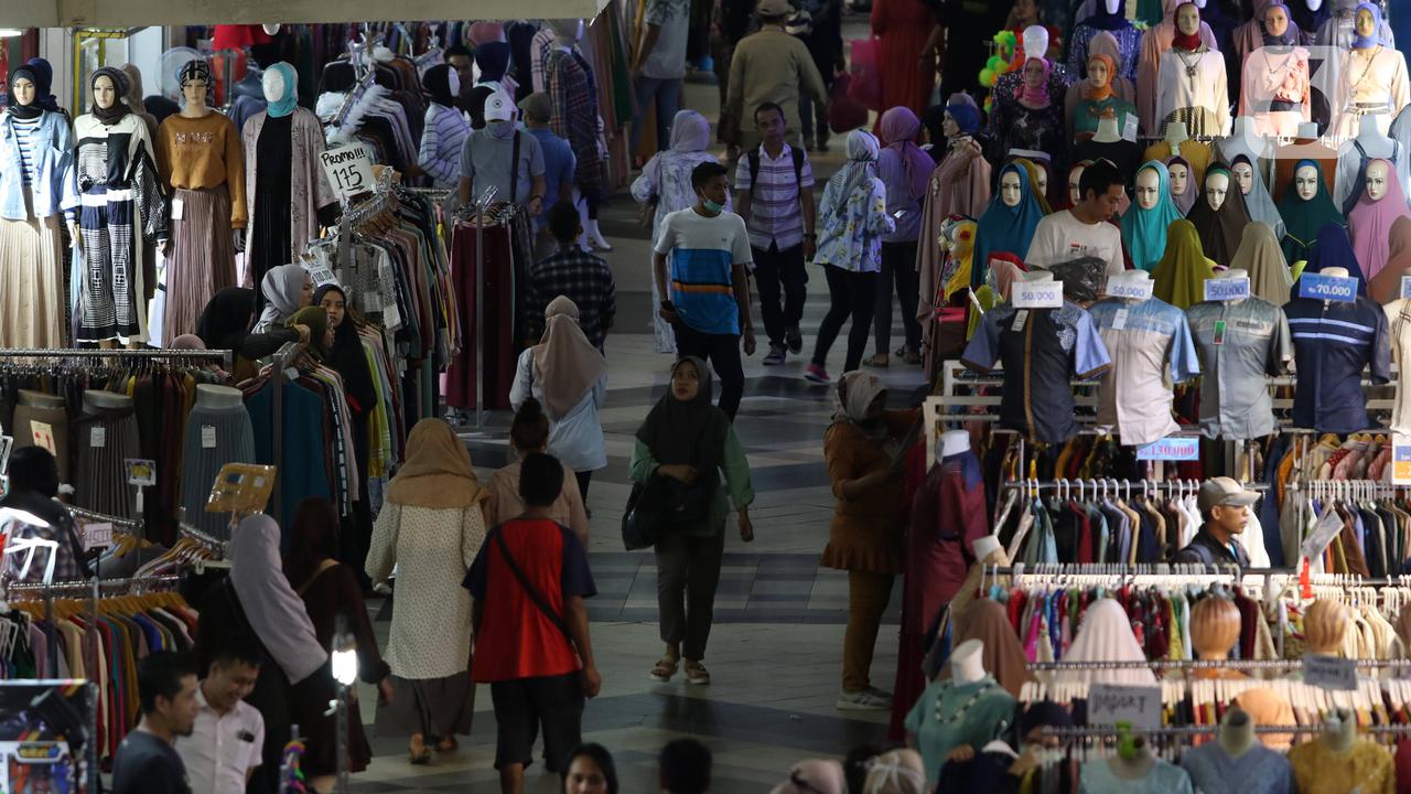 Akibat COVID-19, Pasar Tanah Abang Blok B Alami Penurunan Penjualan