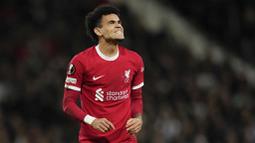 Pemain Liverpool, Luis Diaz, tampak kesal setelah ditaklukan Toulouse pada pekan ke-4 Grup E Liga Europa 2023/2024 di Stadium de Toulouse, Jumat (10/11/2023). Ini jadi kekalahan pertama yang diderita Liverpool, tetapi mereka tetap berada di puncak klasemen dengan 9 poin. (AP Photo/Thibault Camus)