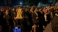 Ritual Sakral! Titiek Soeharto dan Shinta Nuriyah Wahid Ikuti Tapa Bisu Malam 1 Sura di Mangkunegaran