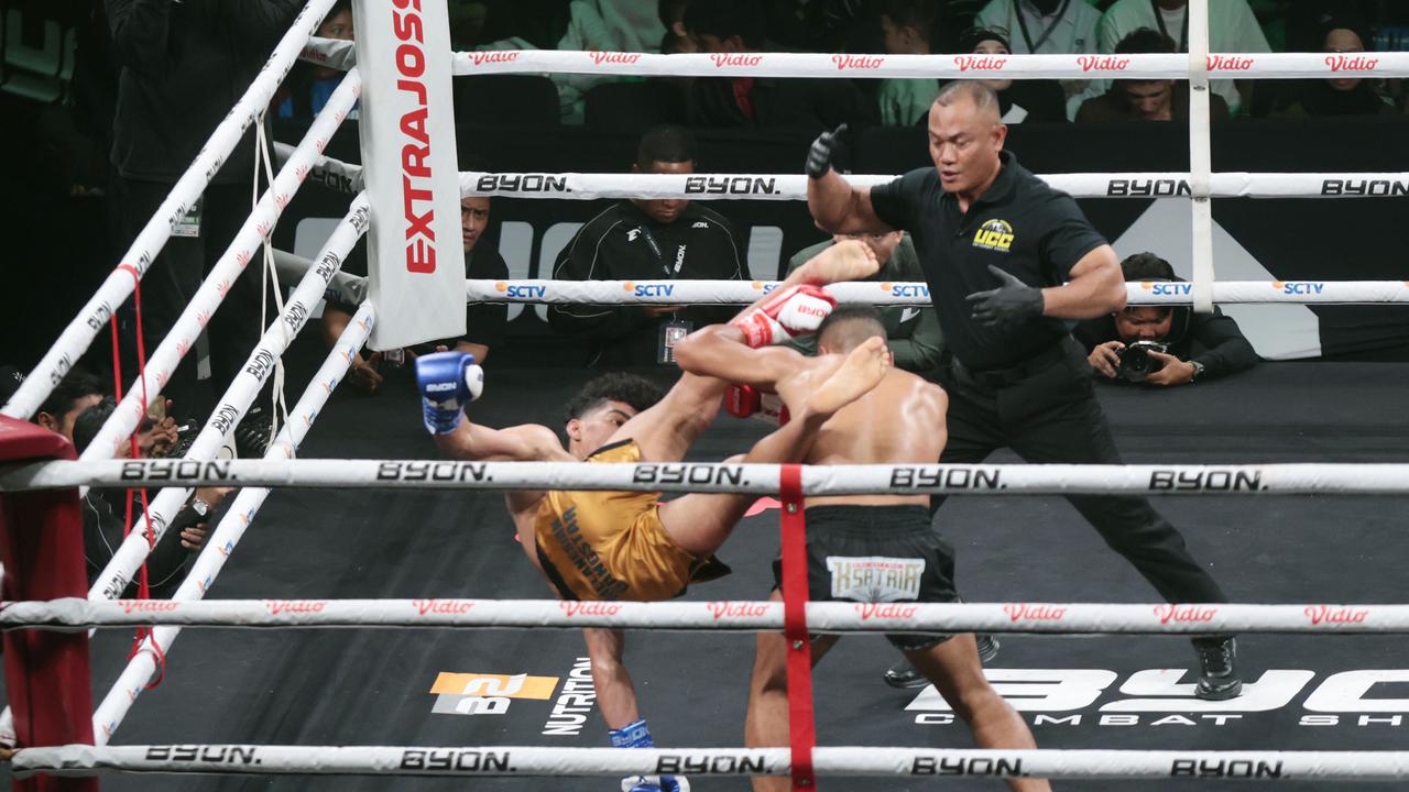 Sengitnya Duel Fighter di Byon Combat Showbiz 8