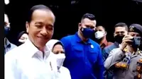 Jokowi dan Ridwan Kamil Penasaran Mencoba Mainan Lato-Lato alias Nok-Nok yang Lagi Viral.&nbsp; foto: Instagram @ridwankamil