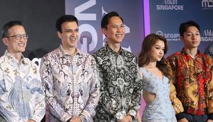 Produser Manoj Punjabi umumkan film Ahlan Singapore dibintangi Kiesha Alvaro dan Rebecca Klopper. Film ini akan tayang bioskop mulai Februari 2026. (Foto: Dok. Instagram @manojpunjabimd)