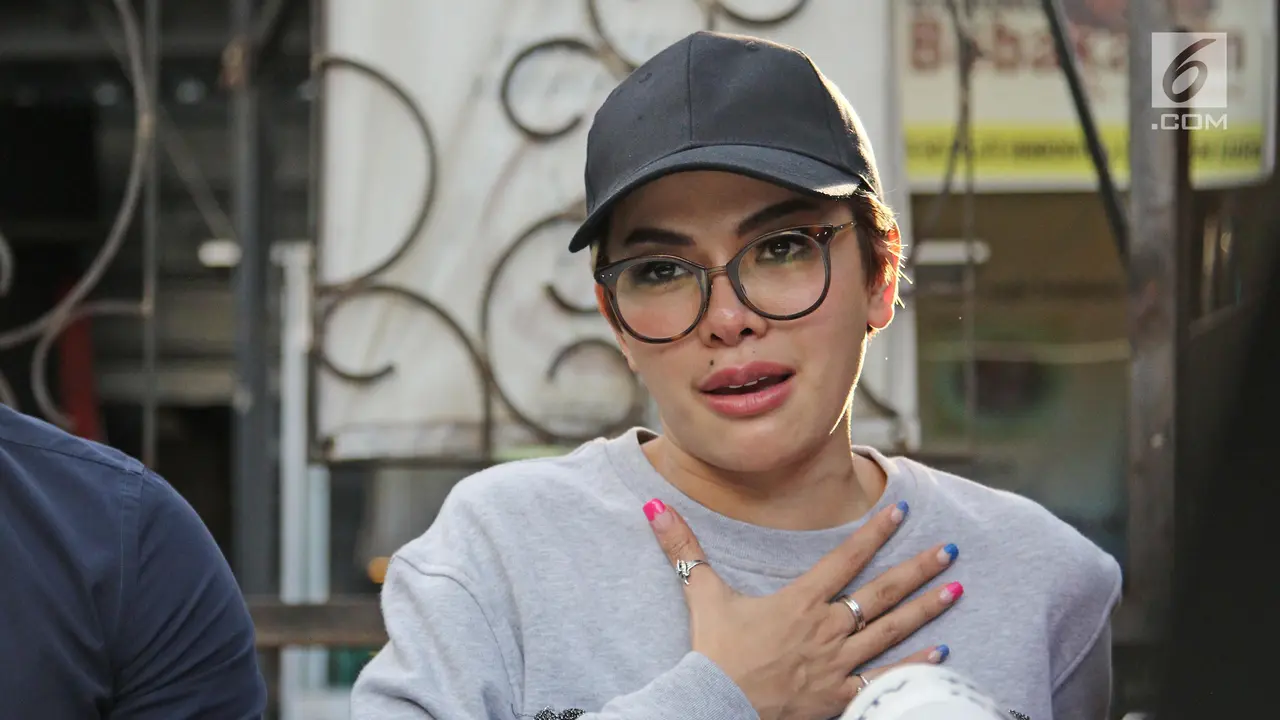 Nikita Mirzani Gelar Jumpa Pers