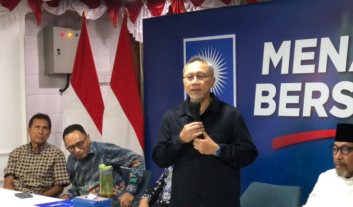 "Pilkada kita nanti, selalu sama Gerindra, Gerindra ke mana, kita bareng-bareng. Jadi nanti kita bicara untuk (Pilgub) Jawa Barat, DKI, Banten, bareng-bareng,&rdquo; jelas Zulhas di Bandung, Jumat (28/6).<br>