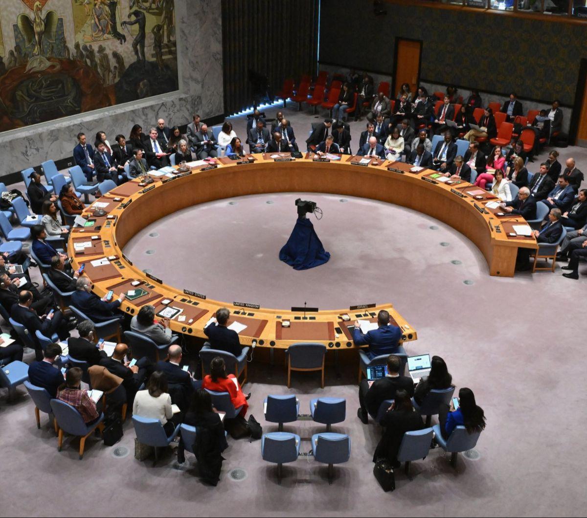 Dewan Keamanan Perserikatan Bangsa-Bangsa (PBB) membahas situasi di Timur Tengah, terutama konflik di Palestina, saat menggelar pertemuan di markas besar PBB, New York, Amerika Serikat, pada 25 Maret 2024. Dalam momen tersebut Dewan Keamanan PBB menyetuju