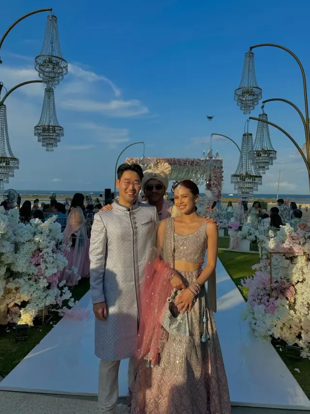 Maudy Ayunda dan Jesse Choi Pakai Baju India