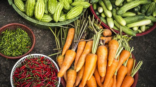 Pare dan Daun Singkong