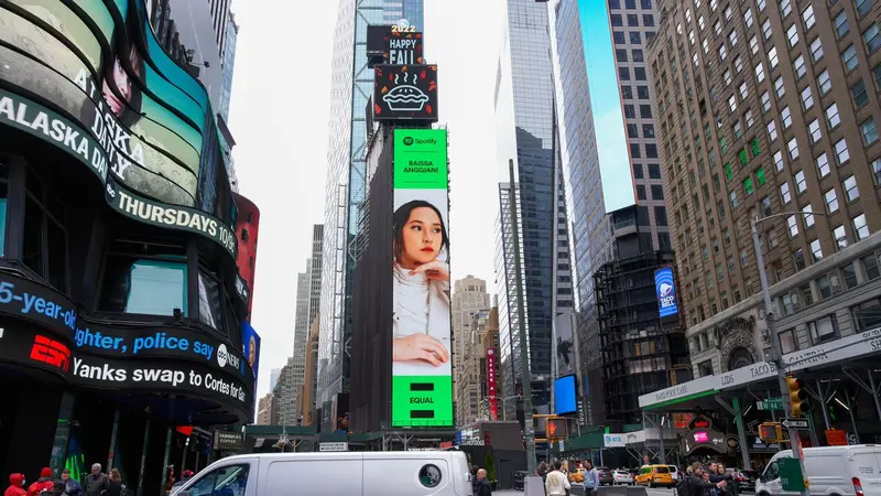 Wajah Raissa Anggiani Muncul di Times Square New York City, Kampanyekan Kesetaraan Gender