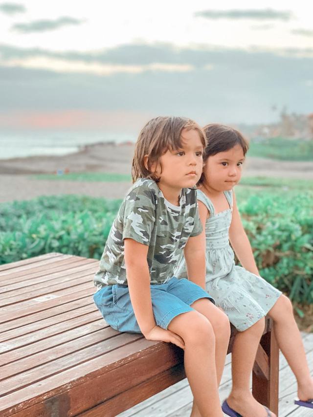 Main Bareng di Bali, Ini 6 Momen Gemas Gempi dan El Barack Dekat Sejak Kecil