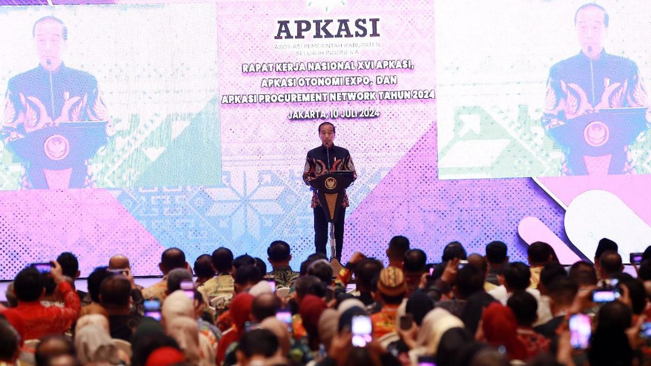 VIDEO: Jokowi Bereaksi Indeks Demokrasi RI Merosot "Orang Maki & Bully Presiden Kita Dengar"