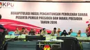 Komisi Pemilihan Umum menggelar rapat pleno rekapitulasi hasil penghitungan suara nasional Pilres 2014. (Liputan6.com/Faizal Fanani)