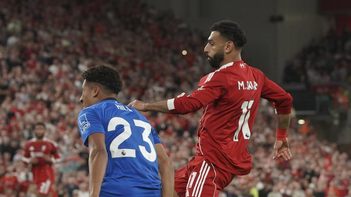 Gol Telat Mohamed Salah Bikin Liverpool Menang Dramatis Atas Bournemouth, Rekor Legenda Man United Disamai!