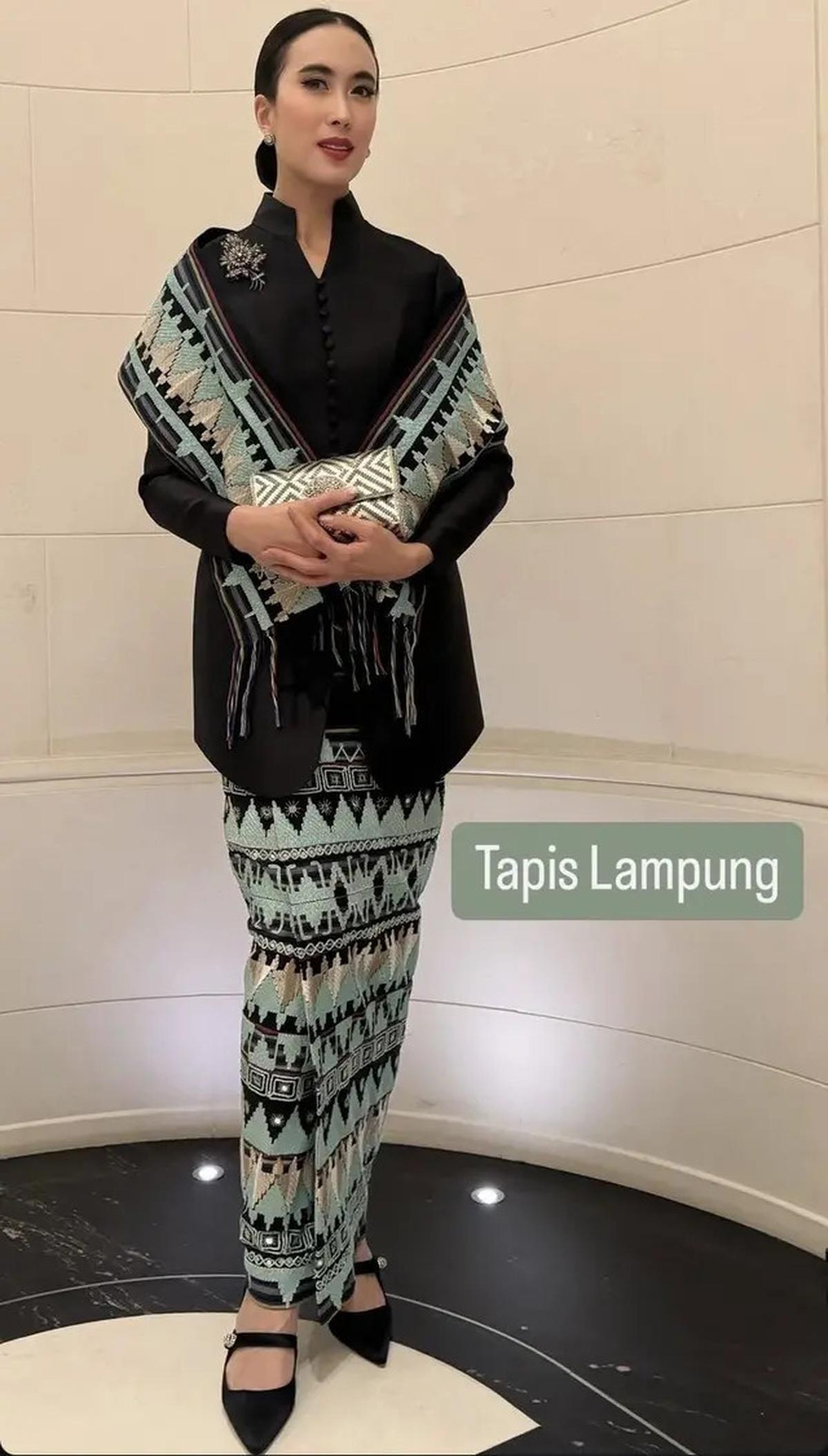 8 OOTD Ibu Pejabat hingga Istri Pejabat saat Kondangan ke Pernikahan Wakil Ketua MPR RI, dari Selvi Ananda Sampai Menteri Pariwisata