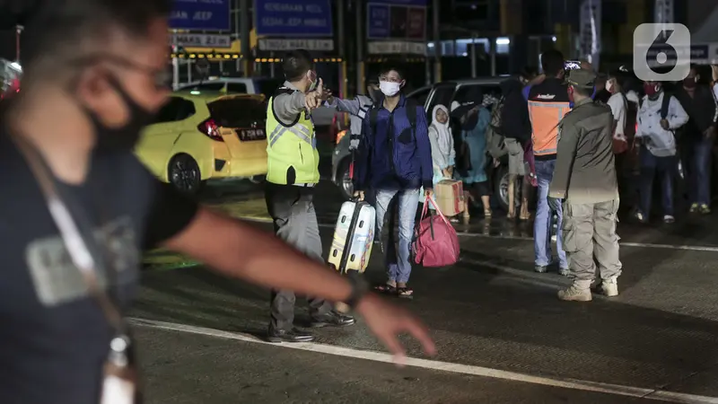FOTO: Polisi Gagalkan Upaya Mudik Menuju Jawa Tengah