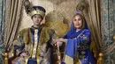 Bergaya bak sultan, Verrell Bramasta tampil keren bak karakter Aladin seperti yang disebut banyak netizen dalam kolom komentar Instagramnya. Dalam pemotretannya ini Verrell bergaya bersama Veve Lee yang merupakan makeup artis. Banyak netizen pun mengira ia akan berfoto bersama Febby karena liburannya ke Turki berdua.(Liputan6.com/IG/@bramastavrl)