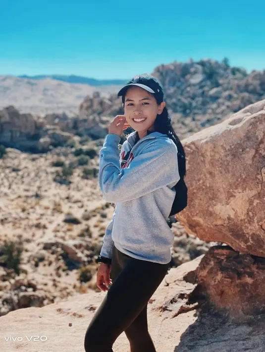 Cantik, pandai dan berbakat, baru-baru ini Maudy Ayunda ditunjuk sebagai juru bicara Presidensi KTT G20. Tak heran jika banyak masyarakat yang bangga dan mengidolakannya. (Liputan6.com/IG/@maudyayunda)