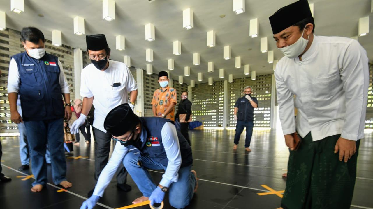 Corona di Jawa Barat, Ridwan Kamil