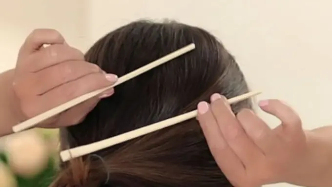 Gaya Rambut Kece yang Gunakan Bantuan Alat Seadanya