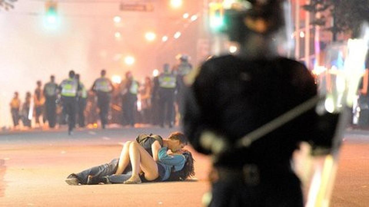 Cerita di balik foto-foto viral ini bikin hati terenyuh
