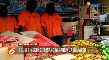 Hasil penggerebekan polisi juga menyita sejumlah alat produksi, belasan karung bahan baku jamu palsu, dan ribuan kemasan jamu siap edar.