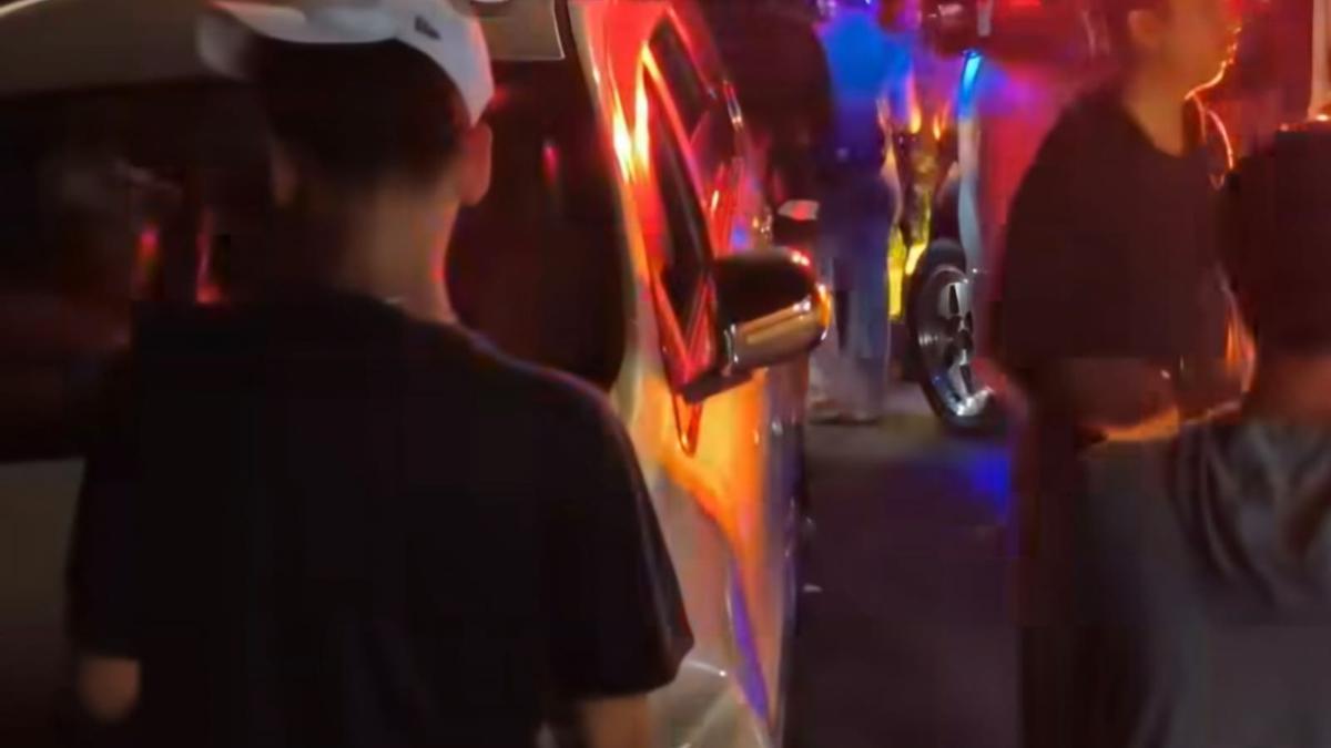 Xenia Hantam 4 Motor di Pondok Gede, Dua Orang Luka Berat