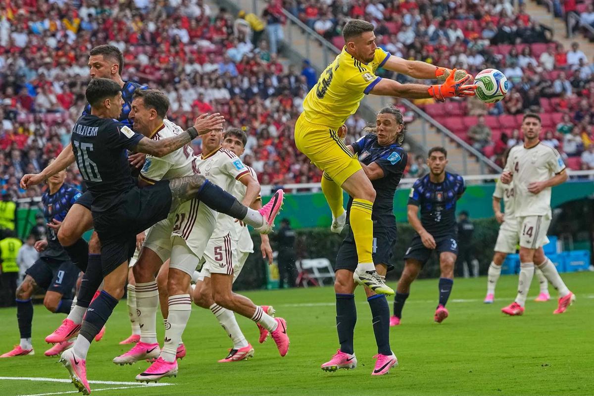 FOTO: Spanyol Lolos Juara Grup Usai Singkirkan Uruguay