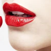 Lipstik merah. (via: stylenfame.com)