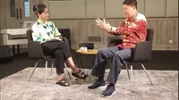 Ayu Dyah Pasha dalam Ayu Show berdiskusi tentang santan kemasan dalam peringatan Hari Kelapa Internasional. (YouTube/Ayu Show)