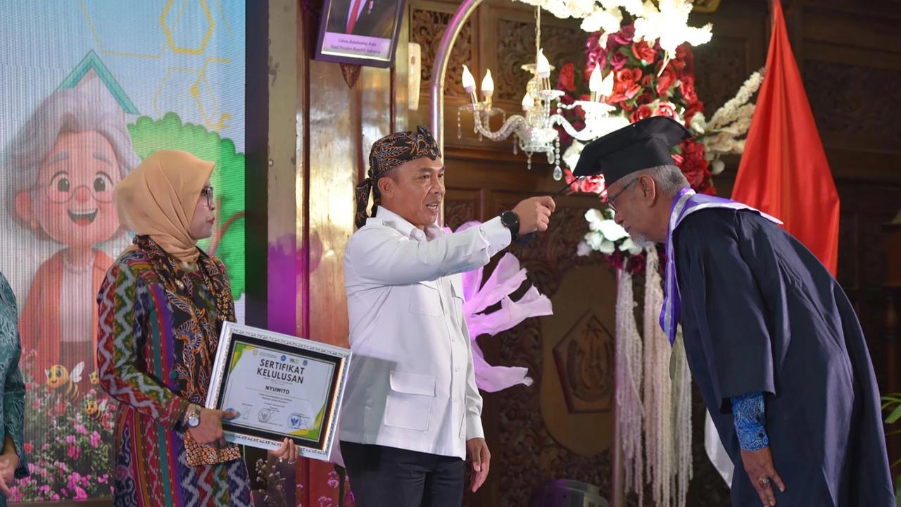 FOTO: Lansia Berdaya Menuju Usia Senja yang Sehat dan Produktif