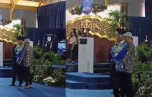 Viral Momen Ayah Gantikan Wisuda Anaknya yang Meninggal Dunia, Banjir Air Mata