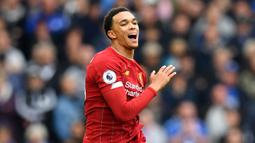 Trent Alexander-Arnold (110 juta euro) - Penampilan apik bek muda Liverpool ini membuat dirinya menjadi salah satu pemain yang banyak diminati klub-klub Eropa. Saat ini Alexander-Arnold memiliki nilai transfer mencapai 110 juta euro. (AFP/Paul Ellis)