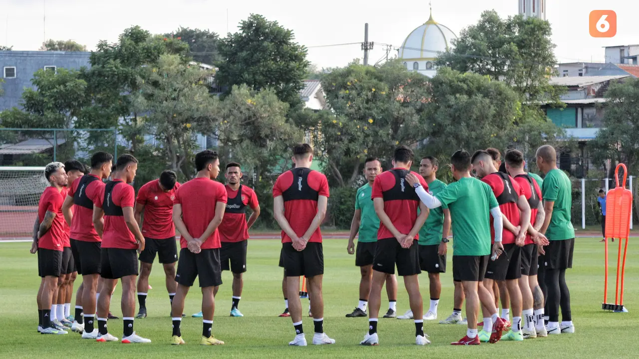 Foto: Skuad Timnas Indonesia Semakin Lengkap pada Hari Kedua Latihan, Marc Klok hingga Lilipaly Merapat ke Surabaya