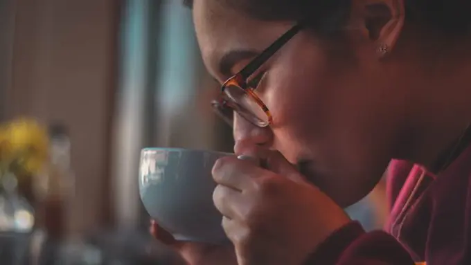 Minuman yang cocok jadi teman begadang./Copyright unsplash.com/parker johnson