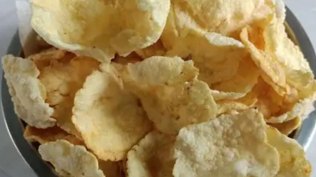 Doyan Emping? Penggemar Emping Wajib Tahu! Kandungan Purin dan Risiko Asam Urat